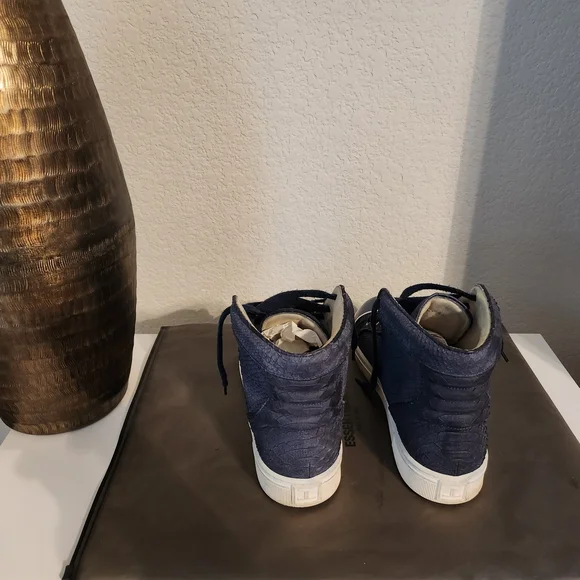Classic Louis Leeman Croc Embossed High-Top Sneakers